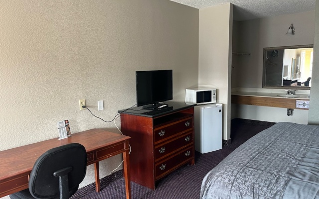 photo 3 of Hallmark Inn Suites