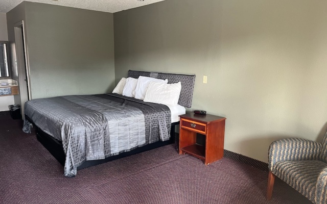photo 4 of Hallmark Inn Suites