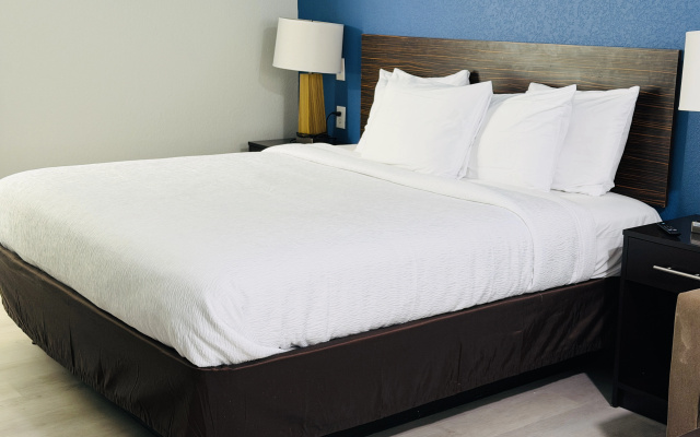 photo 4 of Hallmark Inn and Suites