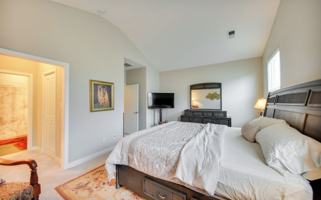 photo 3 of Hampton Condo: By Convention Center & Coliseum!