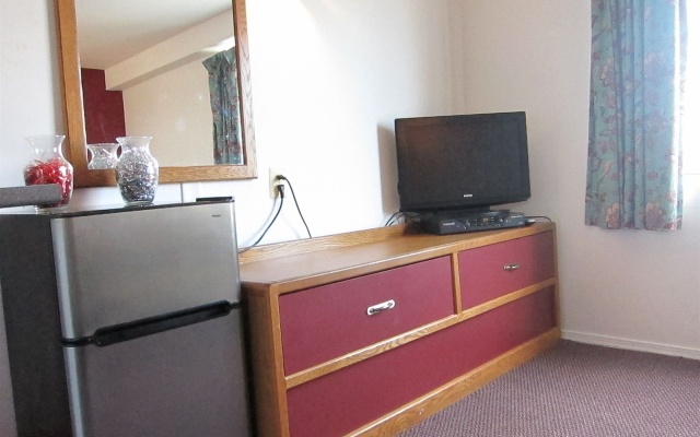 photo 3 of Hampton Harbor Motel