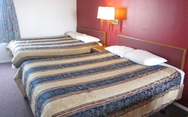photo 5 of Hampton Harbor Motel