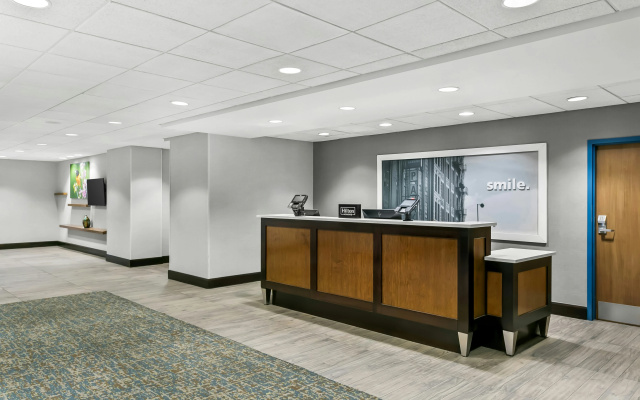 photo 2 of Hampton Inn & Suites Baltimore/Woodlawn