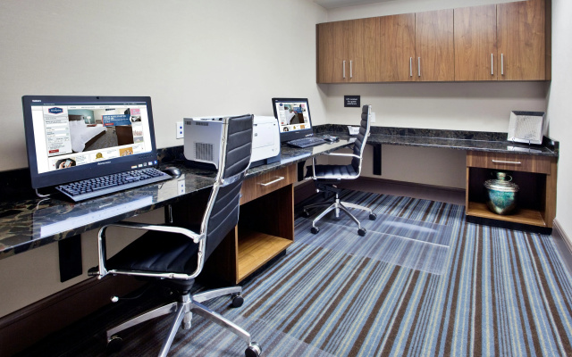 photo 2 of Hampton Inn & Suites Chapel Hill-Carrboro/Downtown