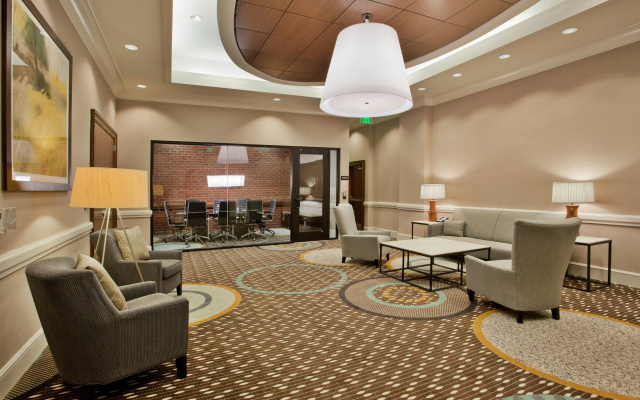 photo 3 of Hampton Inn & Suites Chapel Hill-Carrboro/Downtown