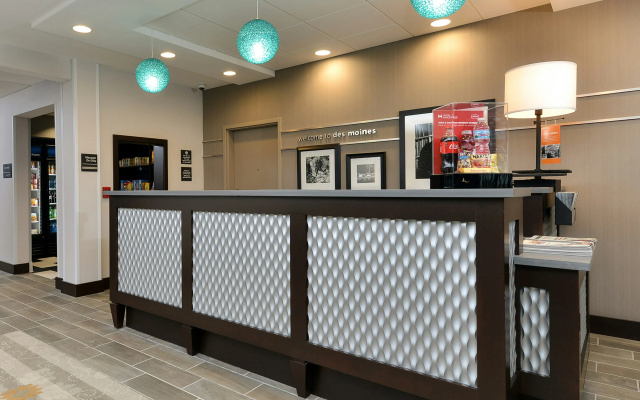 photo 2 of Hampton Inn & Suites Des Moines Downtown
