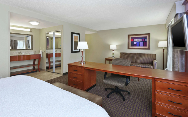 photo 4 of Hampton Inn & Suites Grand Rapids-Airport 28th St
