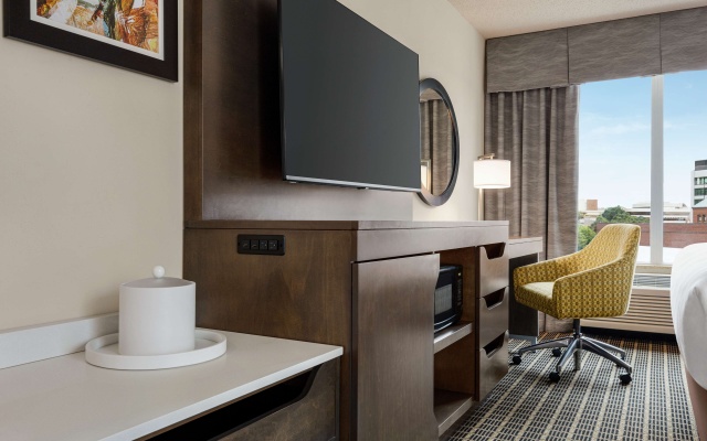 photo 3 of Hampton Inn & Suites Greenville-Downtown-RiverPlace