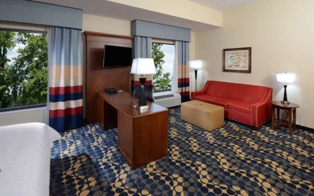 photo 4 of Hampton Inn & Suites Lynchburg