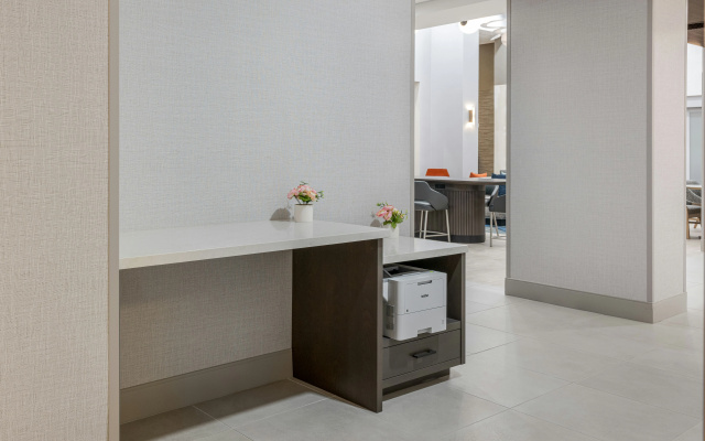 photo 3 of Hampton Inn & Suites Oakland Airport-Alameda