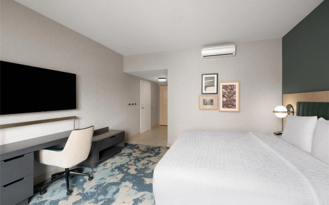 photo 5 of Hampton Inn & Suites Oakland Airport-Alameda