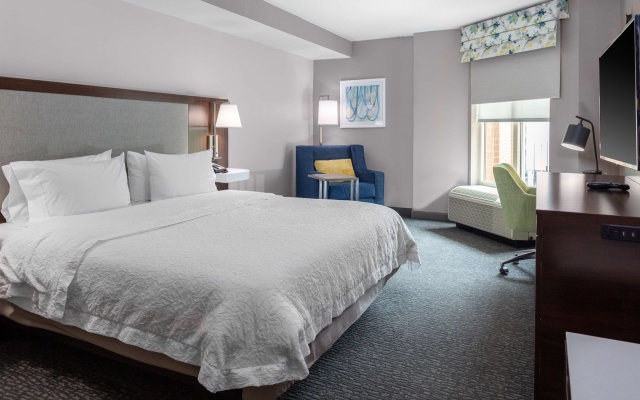 photo 4 of Hampton Inn & Suites Arlington Crystal City DCA