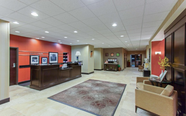 photo 2 of Hampton Inn and Suites Roseville