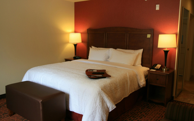 photo 3 of Hampton Inn & Suites Seattle-Airport/28th Ave
