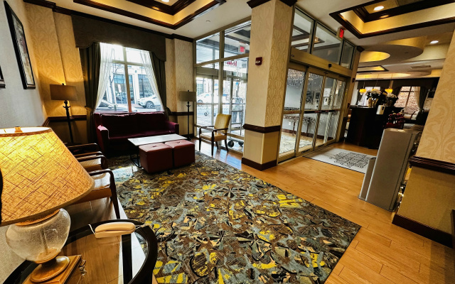photo 2 of Hampton Inn Alexandria-Old Town/King St. Metro
