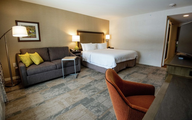 photo 5 of Hampton Inn and Suites Manchester
