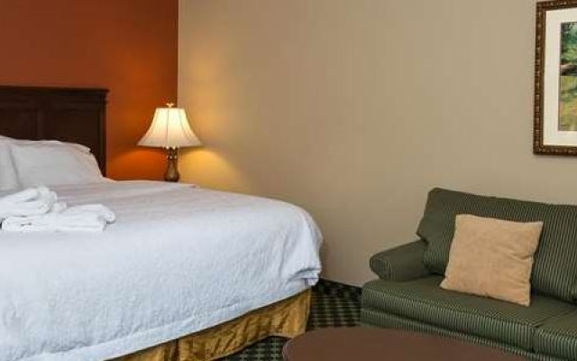 photo 5 of Hampton Inn Atllawrencevillei8