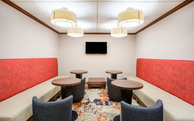 photo 2 of Hampton Inn Boston/Marlborough