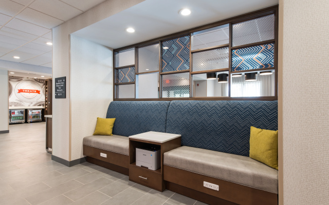 photo 2 of Hampton Inn Boston Logan Airport Chelsea