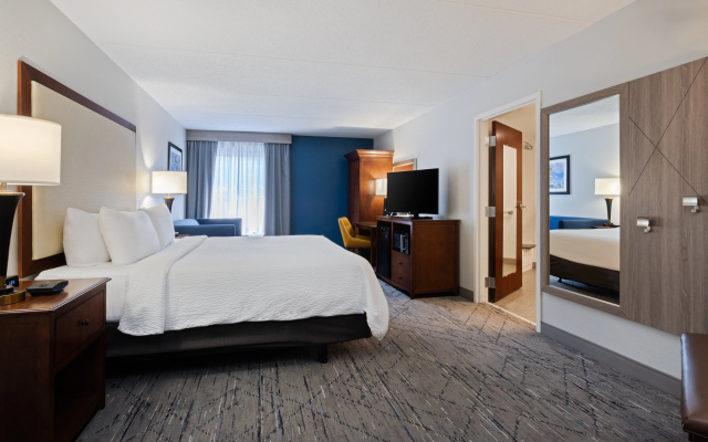 photo 4 of Holiday Inn Express & Suites Cincinnati Riverfront by IHG