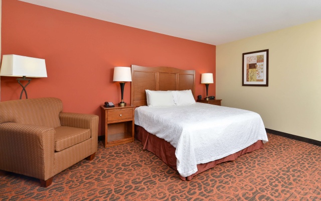 photo 3 of Hampton Inn Clinton, IA