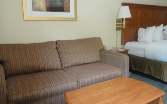 photo 3 of Hampton Inn Greenville-haywood
