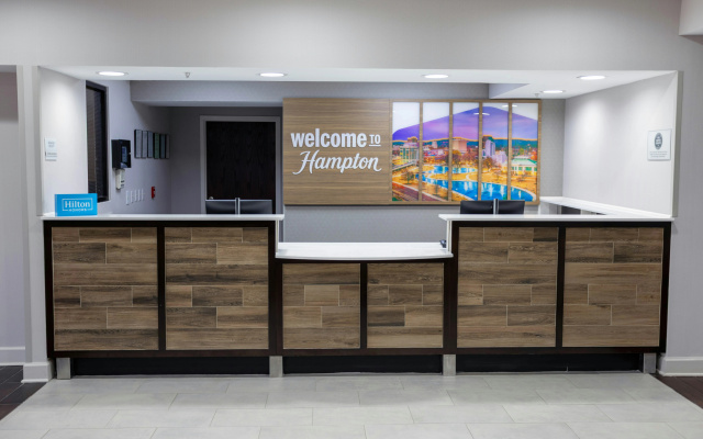 photo 4 of Hampton Inn Madison Huntsville Airport