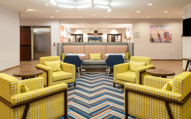 photo 2 of Hampton Inn by Hilton Irvine East - Lake Forest