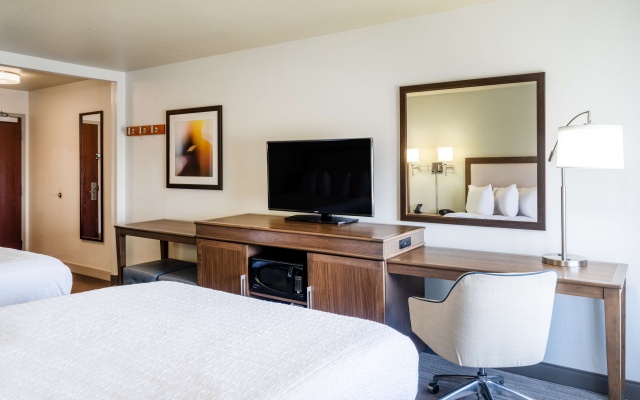 photo 3 of Hampton Inn by Hilton Irvine East - Lake Forest