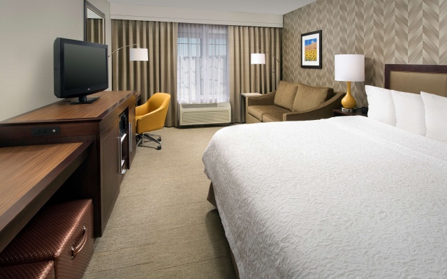 photo 3 of Hampton Inn Kansas City The Legends