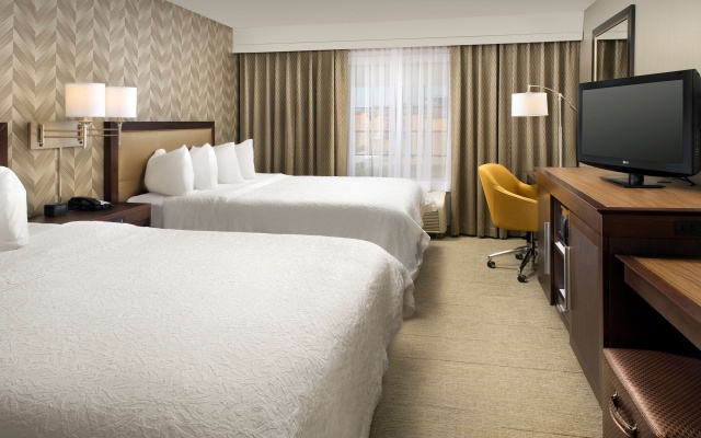 photo 5 of Hampton Inn Kansas City The Legends