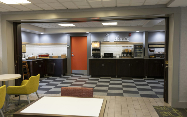 photo 2 of Hampton Inn Kent/Akron Area