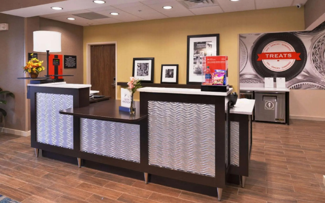 photo 2 of Hampton Inn Leavenworth
