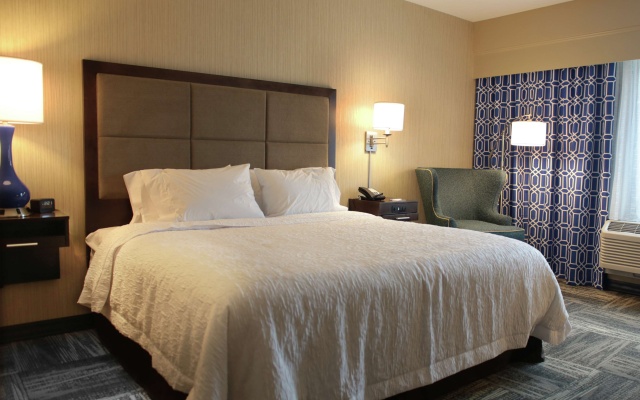 photo 4 of Hampton Inn Lexington Medical Center