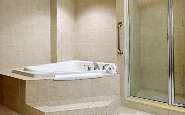photo 5 of Hampton Inn Long Island/Islandia