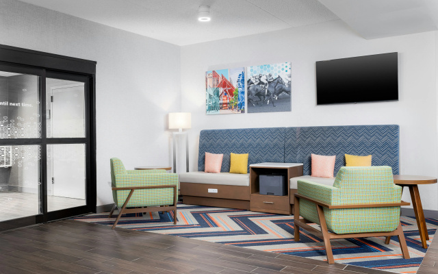 photo 3 of Hampton Inn Louisville-Airport