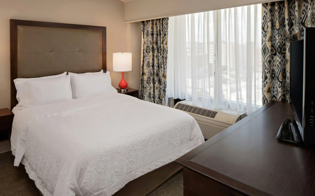 photo 4 of Hampton Inn Louisville Downtown