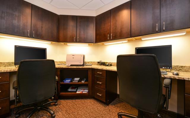 photo 4 of Hampton Inn Milford