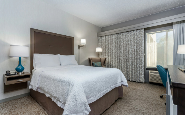 photo 3 of Hampton Inn Milwaukee-Airport