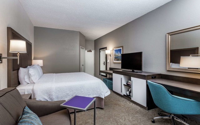 photo 5 of Hampton Inn Milwaukee-Airport