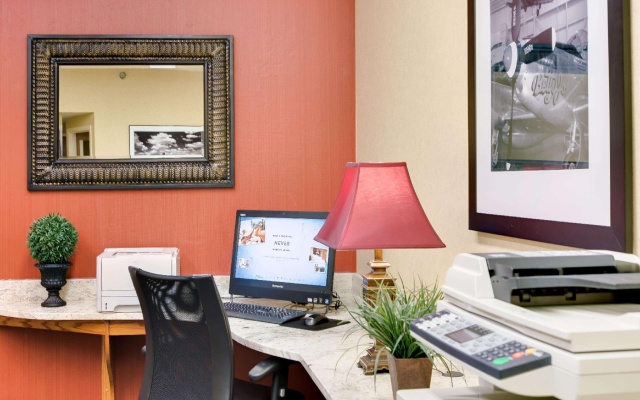 photo 5 of Pittsburgh Airport Inn and Suites