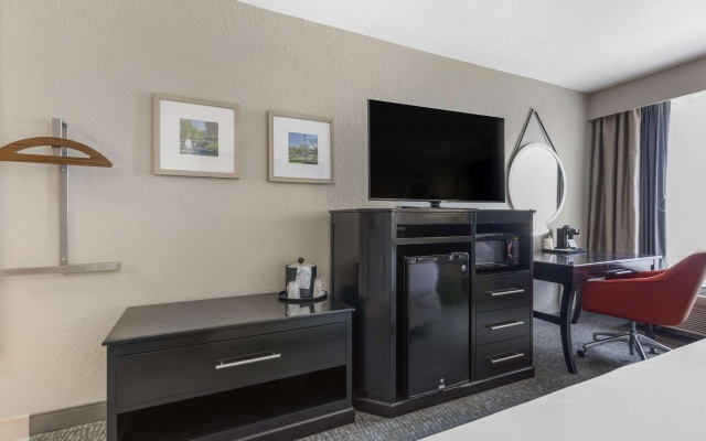 photo 4 of Comfort Inn Plano-Dallas