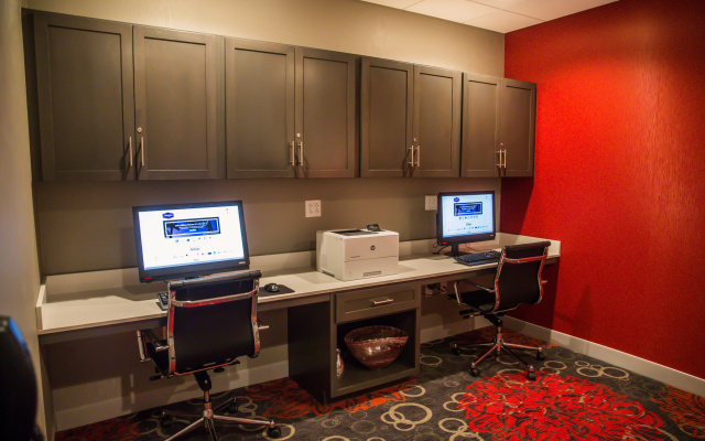 photo 2 of Hampton Inn Pontiac