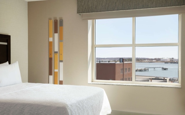 photo 5 of Hampton Inn Portland Downtown - Waterfront