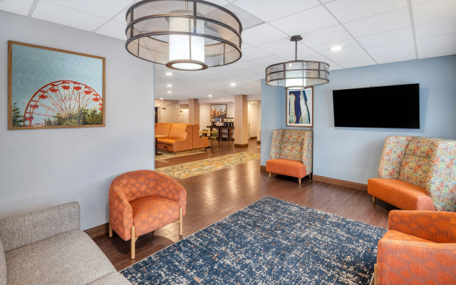 photo 3 of Hampton Inn Portland East
