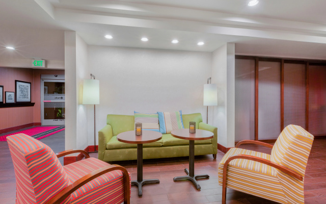 photo 3 of Hampton Inn San Marcos, CA