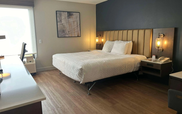 photo 3 of Best Western Plus Meadowlands