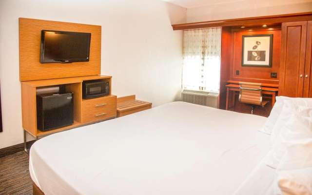 photo 3 of MainStay Suites Springfield IL