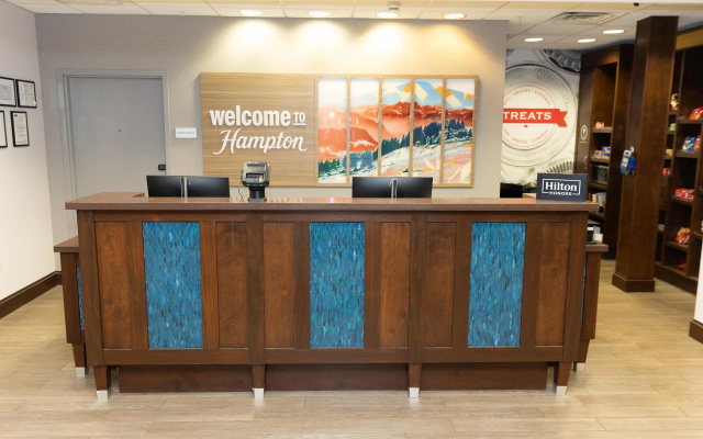 photo 2 of Hampton Inn & Suites Bartonsville
