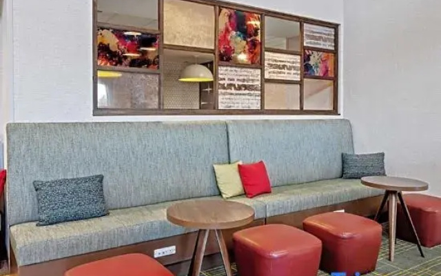 photo 2 of Hampton Inn Suites by Hilton Cincinnati West